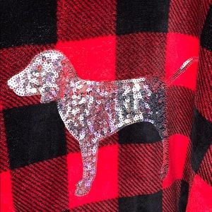 Plaid Victoria Secret robe 💫